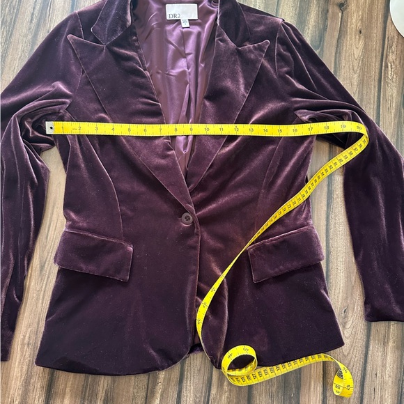 DR2 Rich Burgundy Velvet Ensemble - Picture 7 of 9